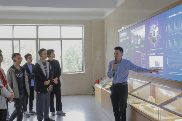 十大买球平台排行榜开展 “行走的思政课——走进正规外围买球十大平台地质博物馆”第二期主题活动
